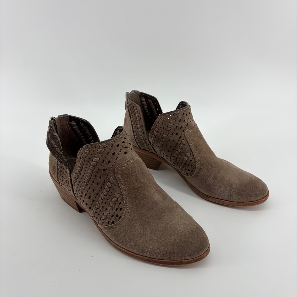 Vince Camuto Womens 8.5 Brown Suede Ankle Booties Perforated Cutout Gigietta